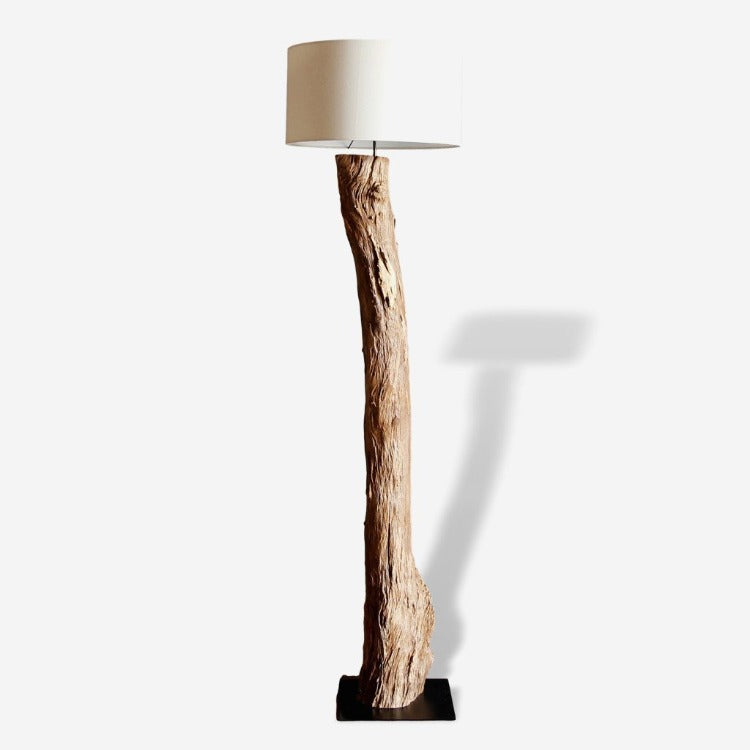 Holzstamm Lampe 200cm mit Lampenschirm von Exotischerleben