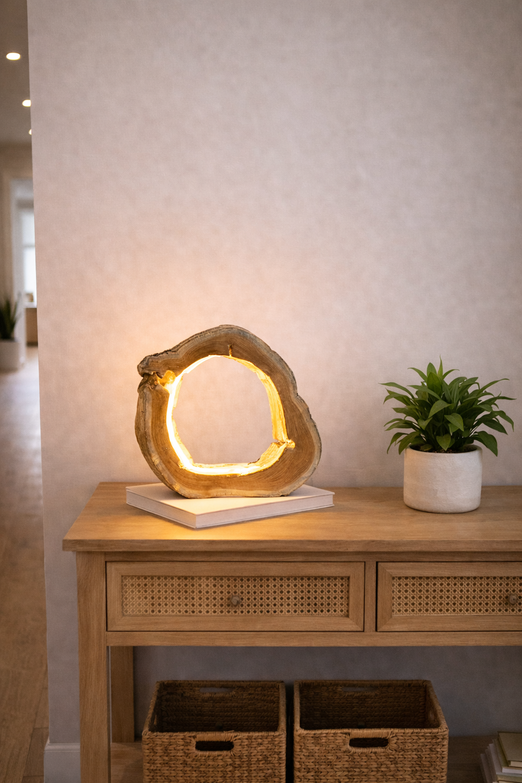 Baumscheibe Tischlampe NATURA LED mit integriertem LED-Band